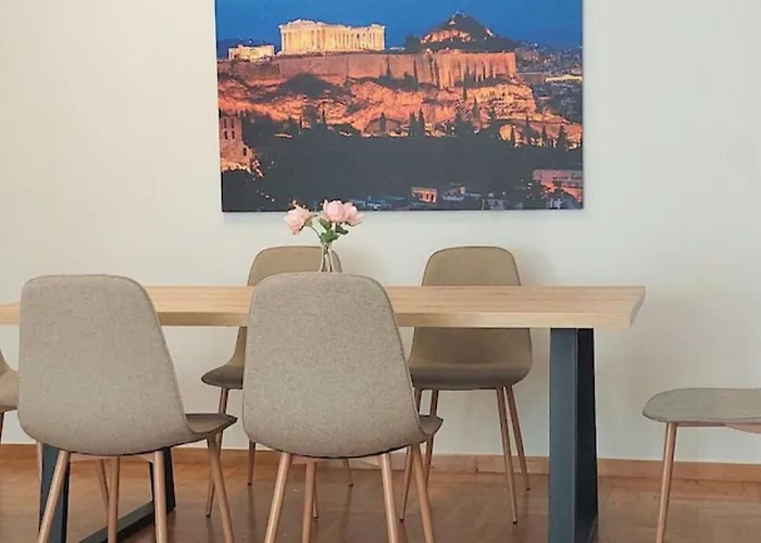 Elegant Apartment In Plaka